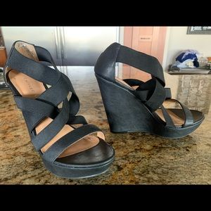 Black stretchy wedges